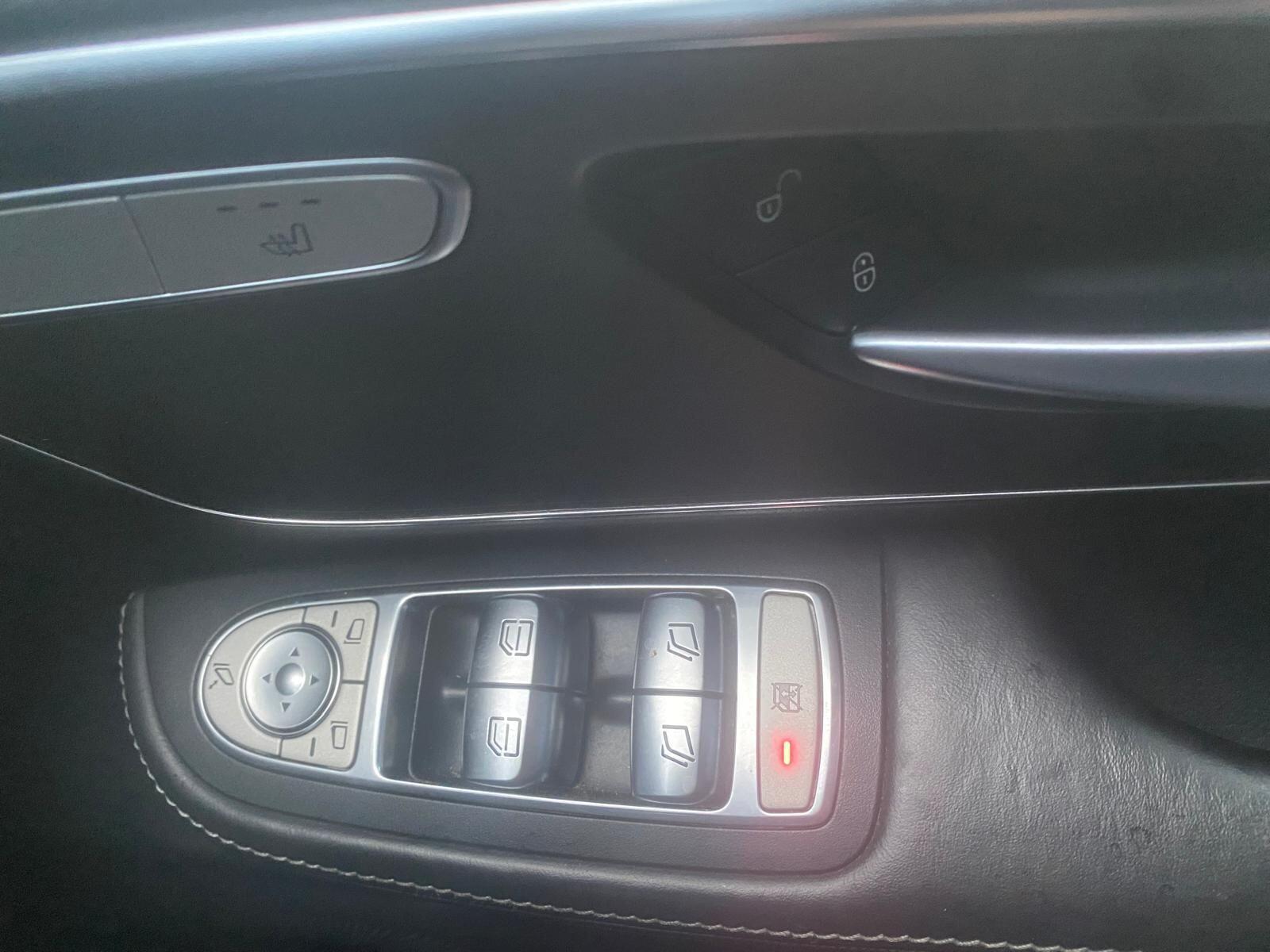 Mercedes-Benz V Class - image 10
